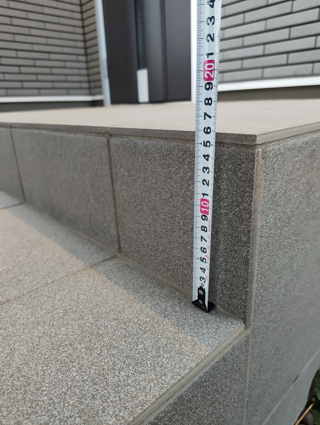 一条工務店のポーチ階段追加